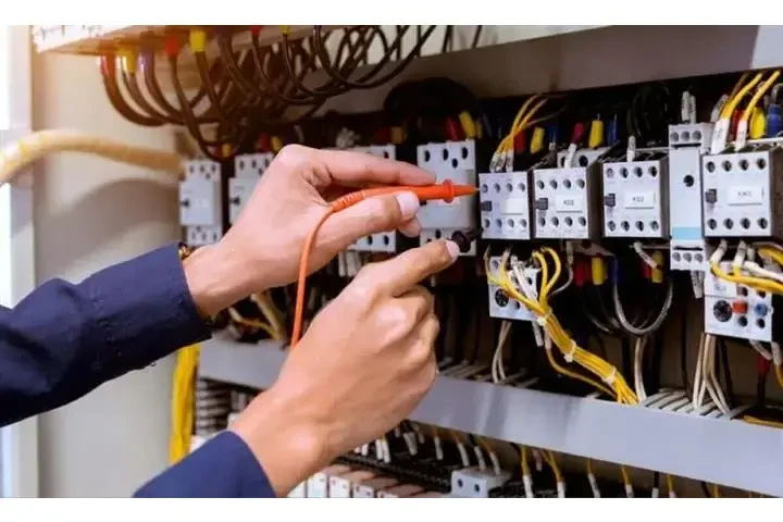 ELECTRICISTA PROFESIONAL image 7