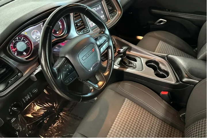 $19888 : Dodge Challenger 2023 SXT 2d image 10