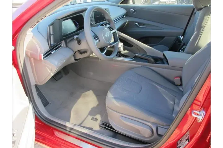 $24005 : Hyundai ELANTRA 2025 SE 4dr image 3