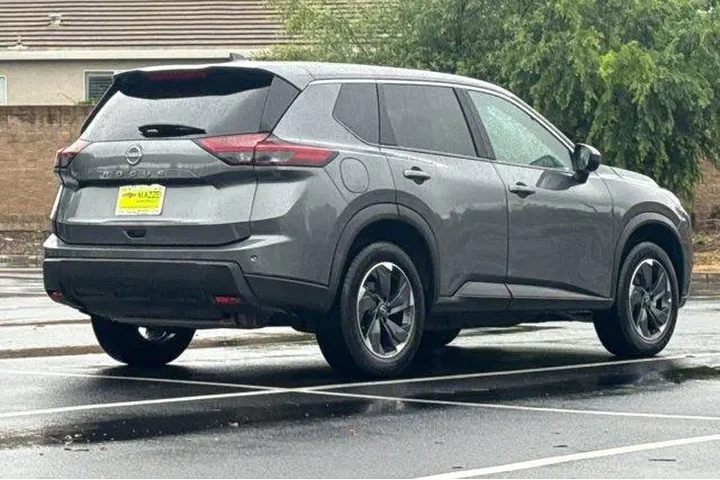 $19835 : Nissan Rogue 2025 SV 4dr Cro image 10