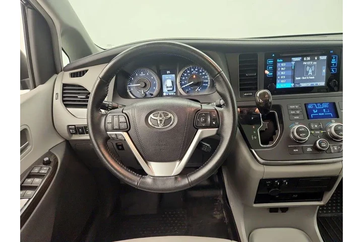 $24998 : Toyota Sienna 2016 Limited 7 image 10