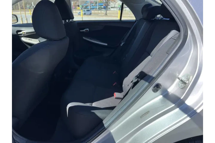 $7900 : 2010 Corolla S image 10
