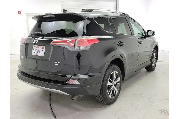 $21998 : Toyota RAV4 2017 AWD XLE 4dr image 5