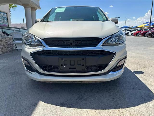 $17800 : Pre-Owned 2020 Spark 1LT Hatc image 3