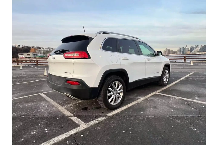 $11495 : 2017 JEEP CHEROKEE LIMITED SP image 9