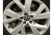$21000 : Volkswagen Atlas Cross Sport thumbnail