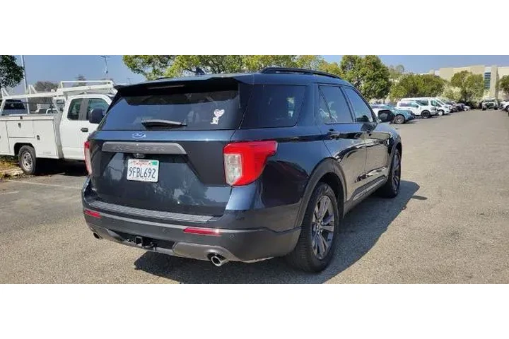$28200 : Ford Explorer 2023 XLT 4dr S image 2