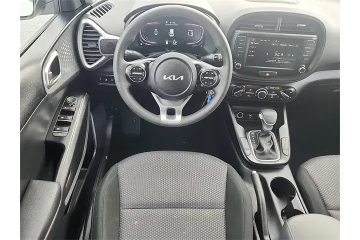 $17388 : Kia Soul 2024 LX 4dr Crossov image 7