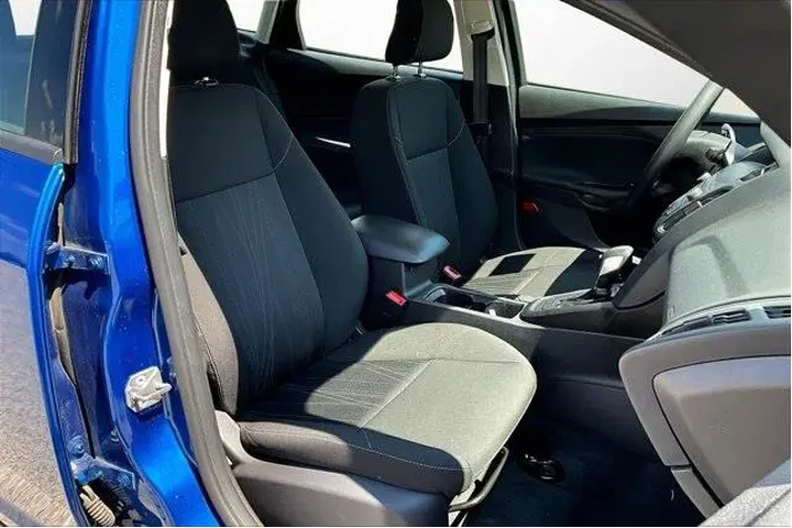 $15491 : Ford Focus 2018 SE 4dr Sedan image 7