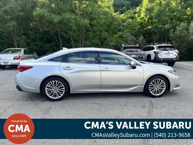 $24625 : PRE-OWNED 2019 TOYOTA AVALON image 4