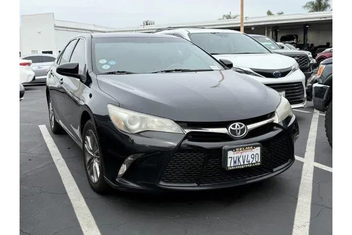 $13975 : Toyota Camry 2017 SE 4dr Sed image 1