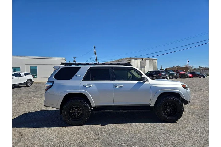 $35595 : Toyota 4Runner 2022 4x4 TRD image 2