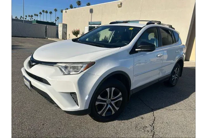 $18995 : Toyota RAV4 2018 LE 4dr SUV image 2