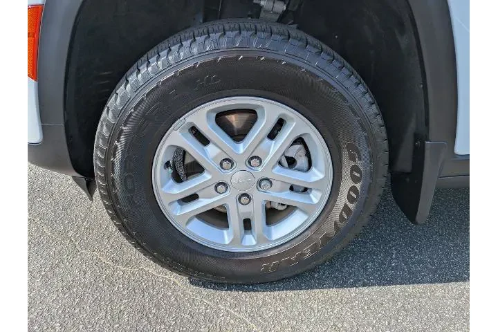 $29995 : Jeep Grand Cherokee 2024 4x2 image 9