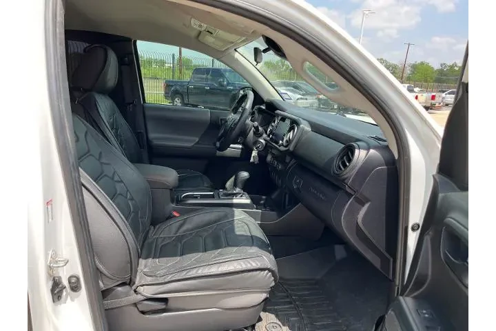 $21772 : Toyota Tacoma 2021 4x2 SR5 4 image 8