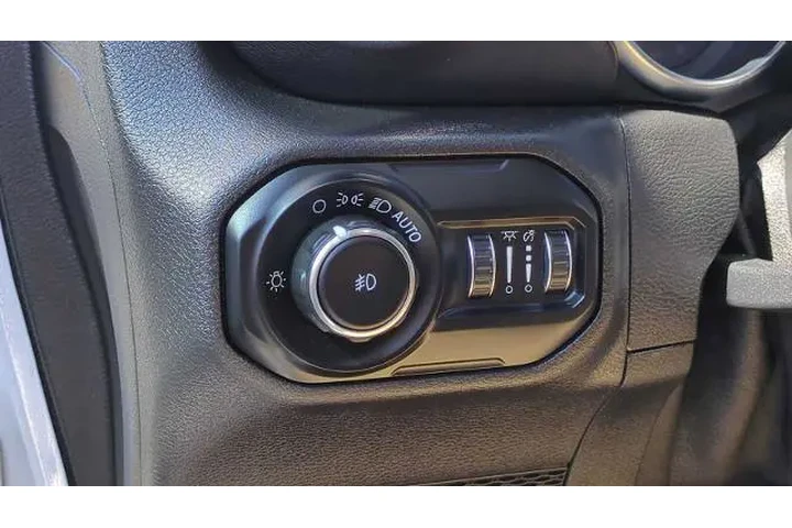 $23895 : Jeep Wrangler Unlimited 2019 image 10