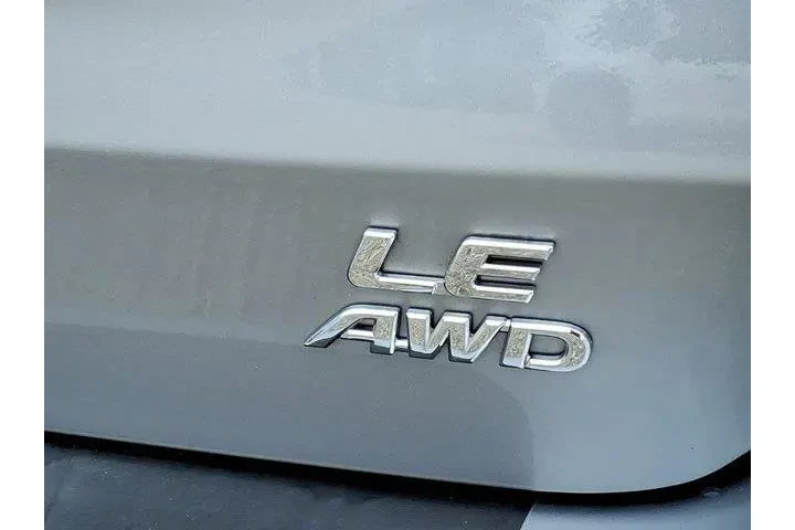 $12999 : Toyota Sienna 2015 AWD LE 7- image 4