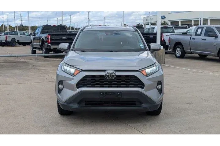 $18000 : Toyota RAV4 2019 XLE Premium image 8