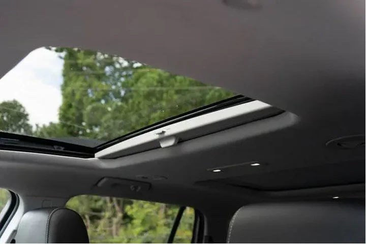 $30095 : GMC Acadia 2022 4x4 SLT 4dr image 4