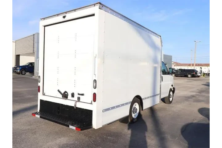 $34787 : GMC Savana 2022 3500 2dr 139 image 6