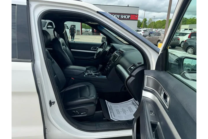2016 Explorer 4WD 4dr XLT image 8
