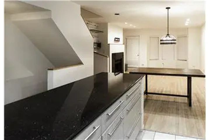 $5320 : Rental property with 2 bedro image 3