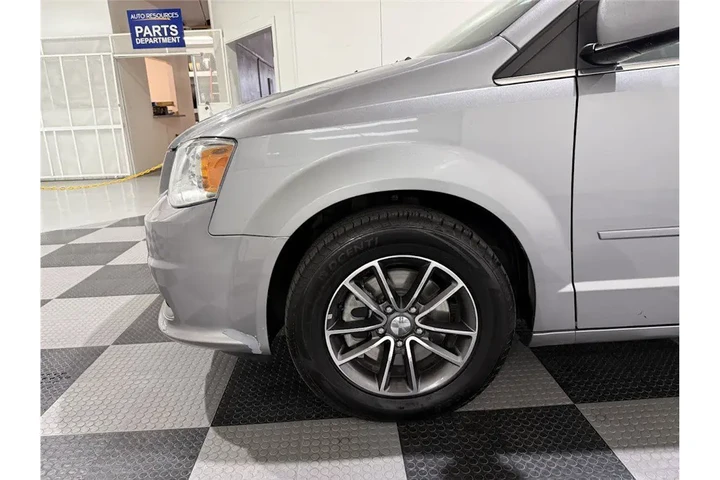 $10949 : Grand Caravan 2017 image 9