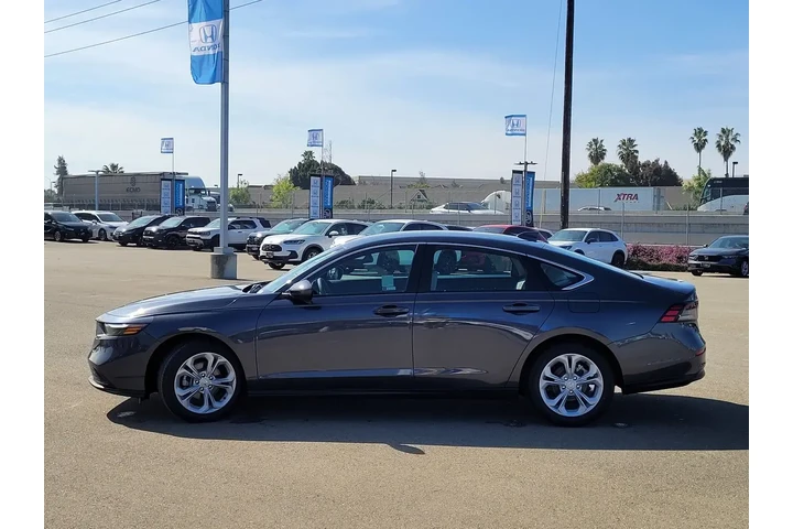 $27988 : Honda Accord 2025 LX 4dr Sed image 8