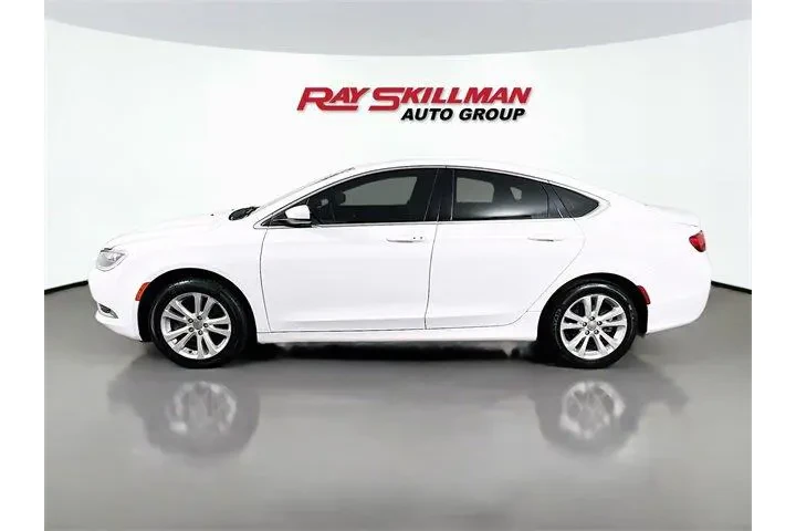 $9975 : Chrysler 200 2015 Limited 4d image 4