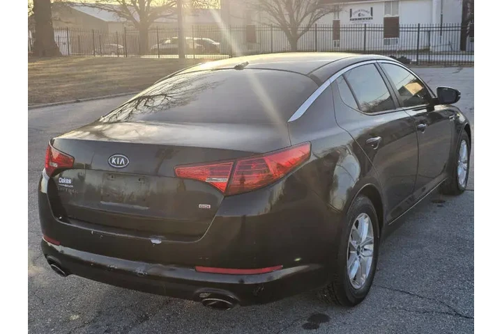 $3250 : 2011 Optima LX image 7