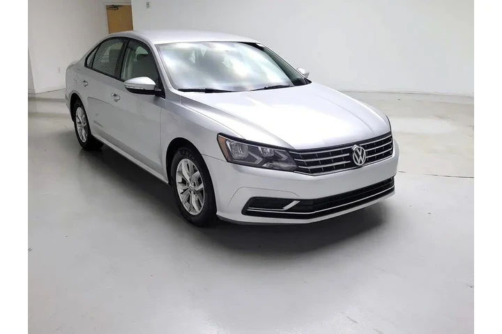 $15998 : Volkswagen Passat 2018 2.0T image 1