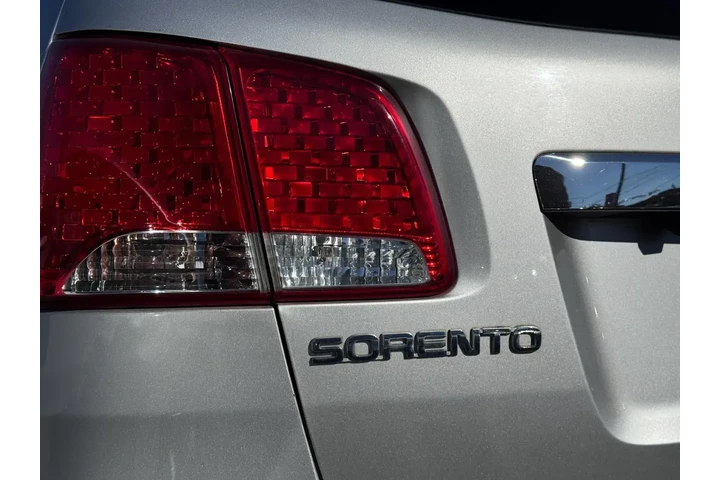 $5895 : Kia Sorento 2012 AWD LX 4dr image 7