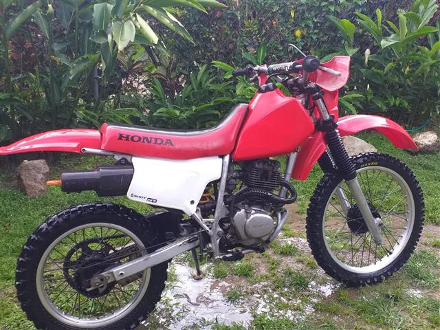 $2200 : HONDA XR 200R  AÑO 2002 image 1