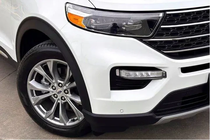 $29977 : Ford Explorer 2022 XLT 4dr S image 3