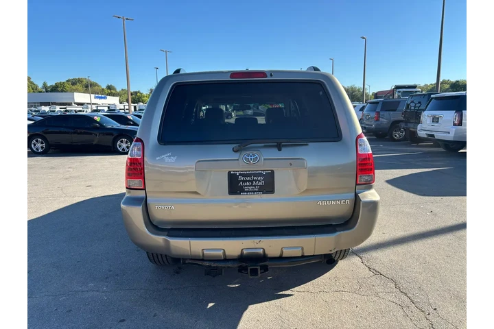 2007 4Runner 2WD 4dr V6 Limit image 3