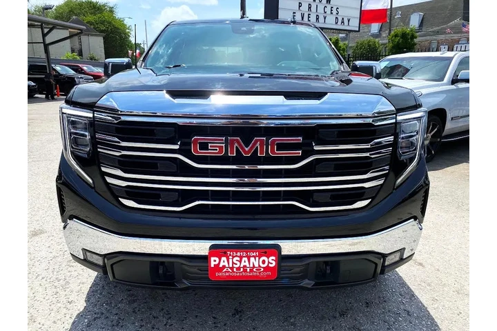 2022 GMC Sierra 1500 SLT Crew image 2