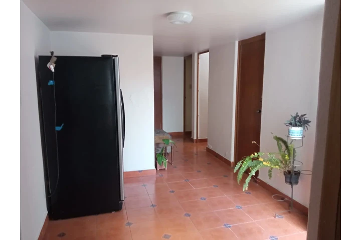 $2500 : Se rentan cuartos solo mujeres image 4