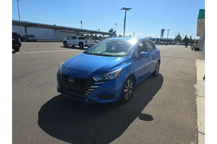$16999 : Nissan Versa 2023 SV 4dr Sed image 3
