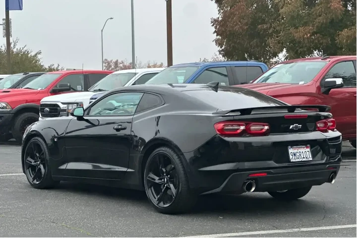 $21500 : Chevrolet Camaro 2019 LT 2dr image 6