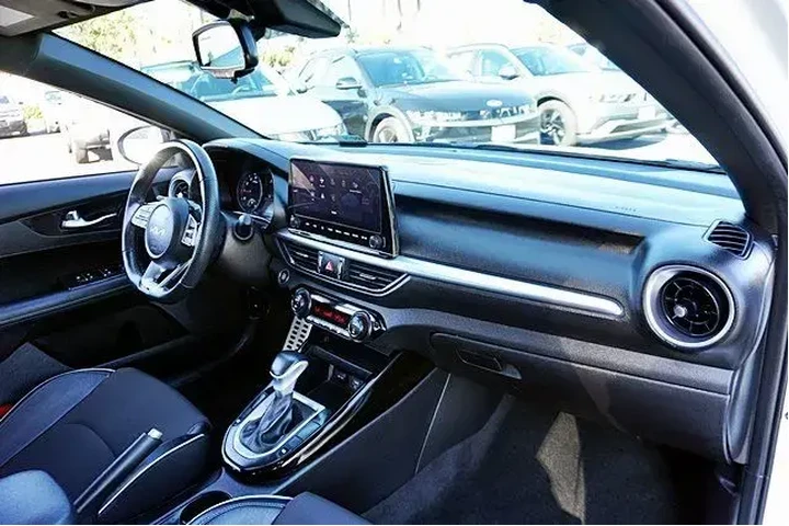 $22900 : Kia Forte 2023 GT-Line 4dr S image 10