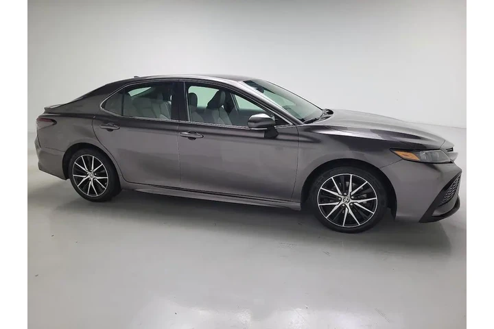 $27998 : Toyota Camry 2024 SE 4dr Sed image 4