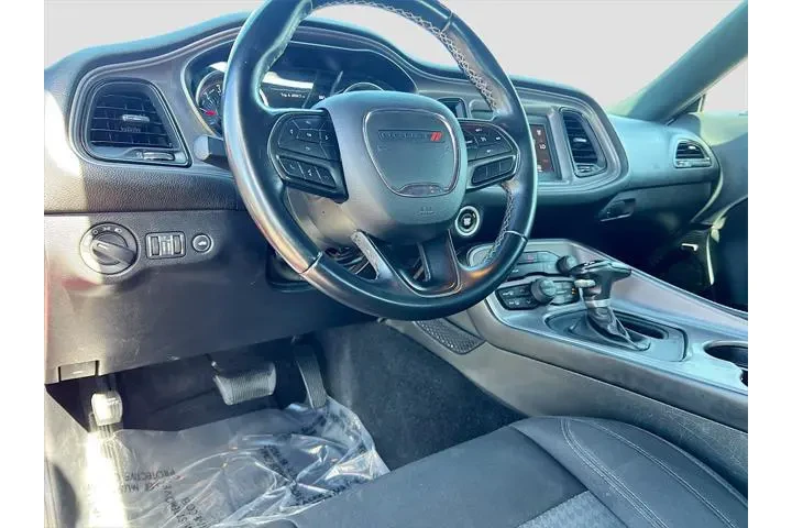 $20900 : Dodge Challenger 2023 SXT 2d image 10