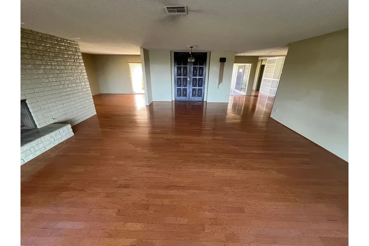 $1600 : Spacious 3-bedroom home with s image 6