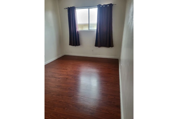 $750 : Rento cuarto image 2
