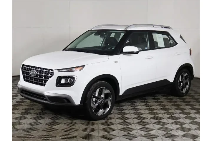 $17223 : Hyundai VENUE 2024 SEL 4dr C image 6