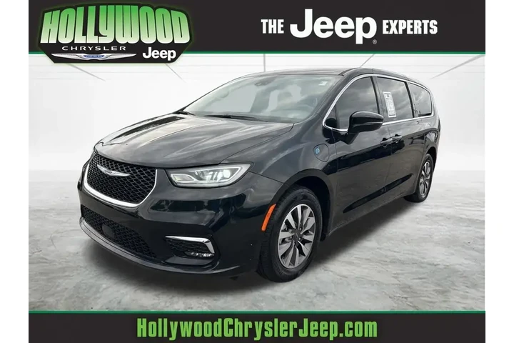 $22930 : Chrysler Pacifica Hybrid 202 image 1