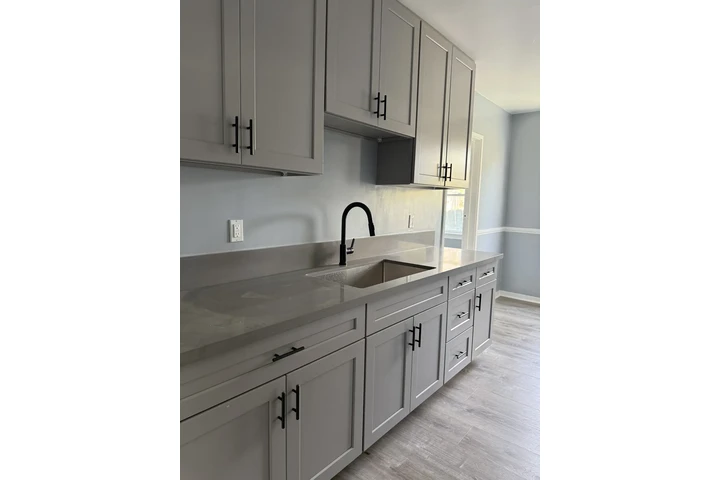 $2295 : Casa Recientemente Remodelada image 3