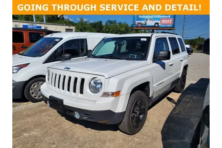 $10946 : Jeep Patriot 2015 4x4 Latitu image 2