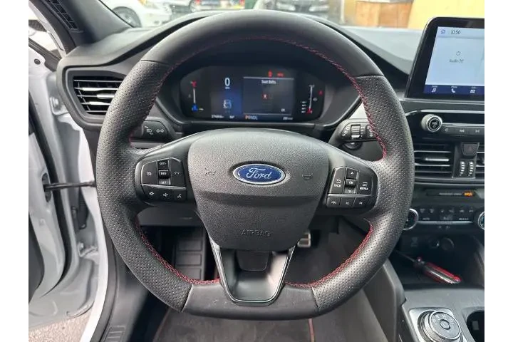 $22000 : Ford Escape Hybrid 2023 ST-L image 9