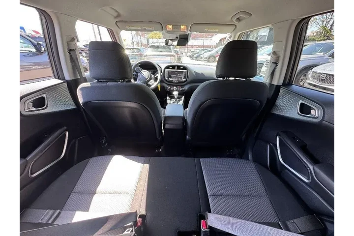 $13595 : Kia Soul 2022 S 4dr Crossove image 10
